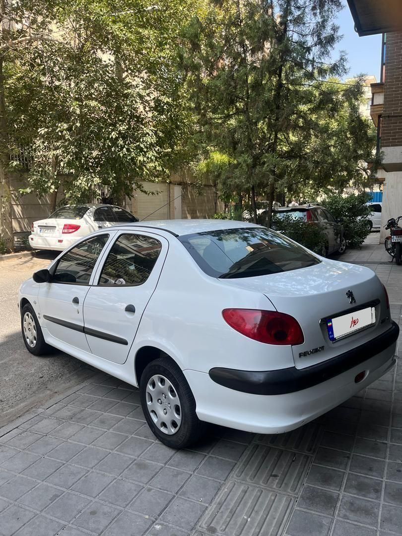 پژو ۲۰۶ صندوق دار v8 - 1396