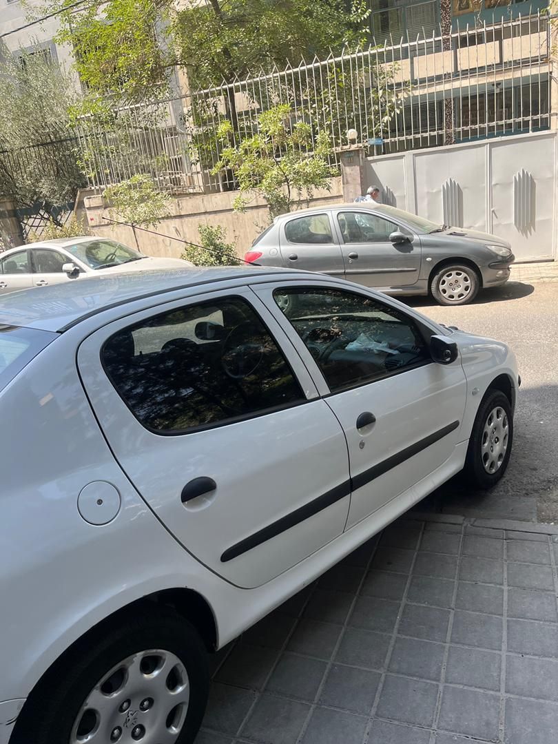 پژو ۲۰۶ صندوق دار v8 - 1396