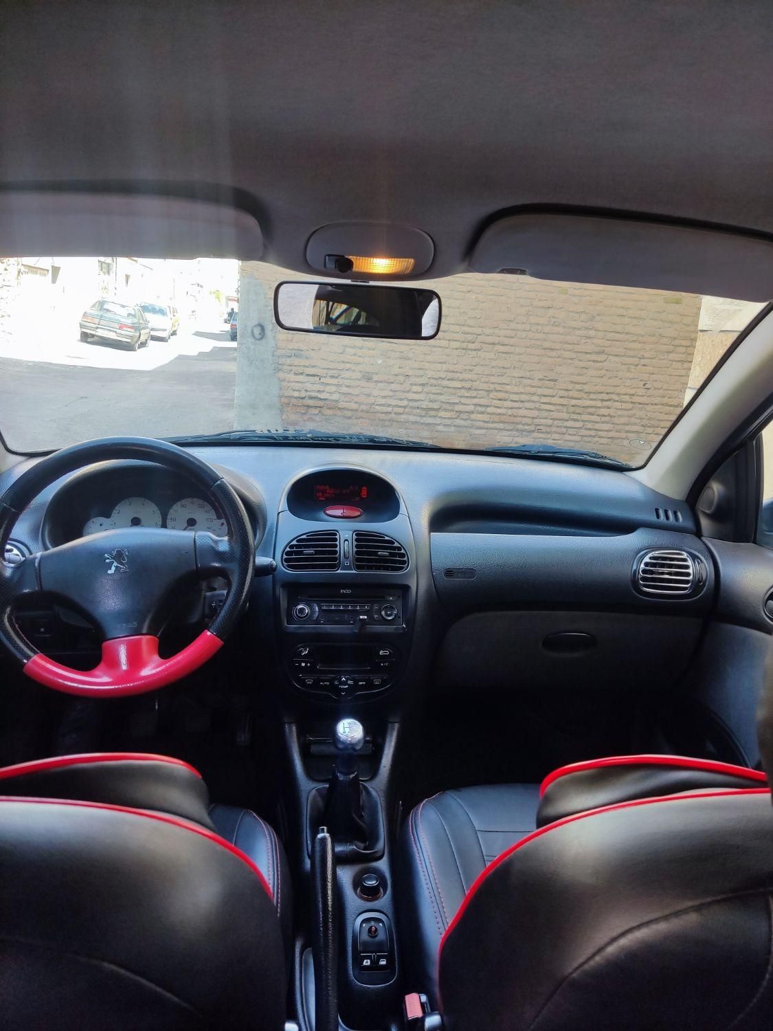 پژو ۲۰۶ صندوق دار v8 - 1395