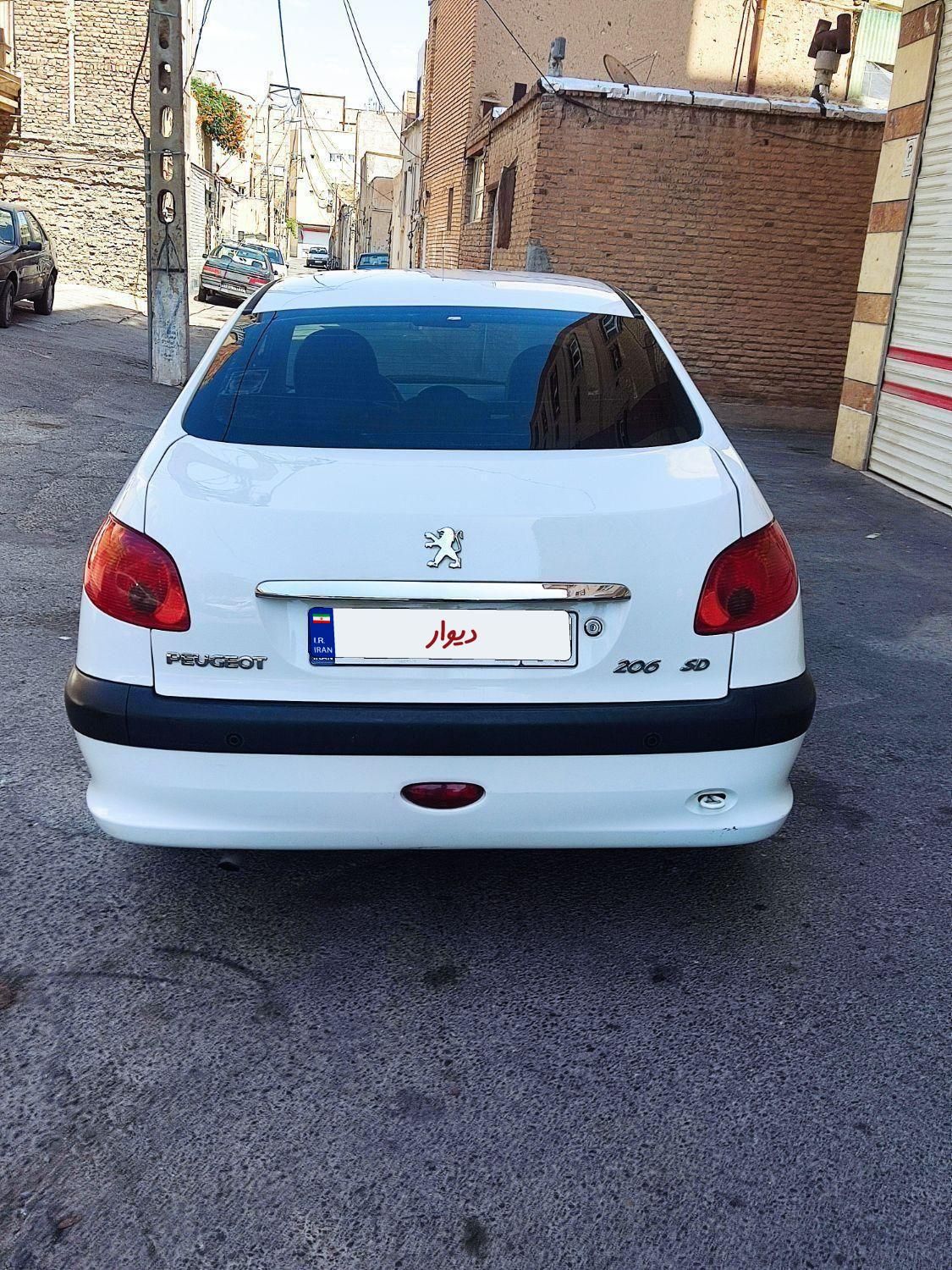 پژو ۲۰۶ صندوق دار v8 - 1395