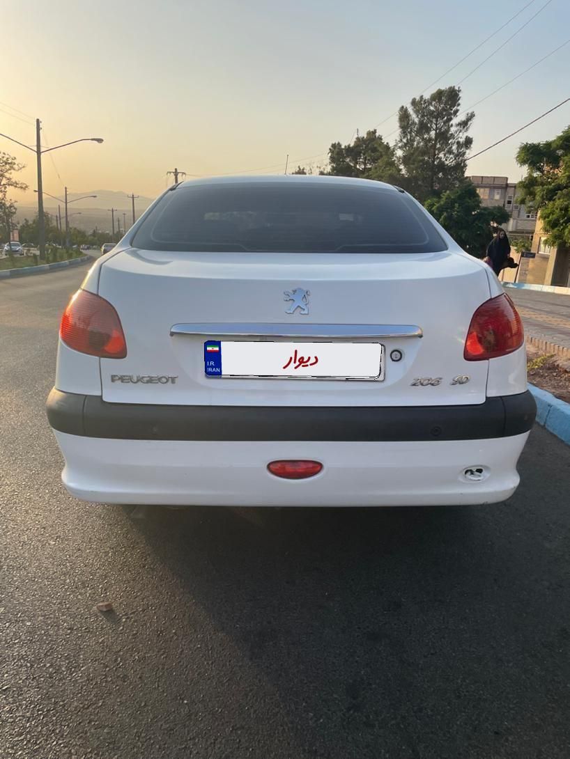 پژو ۲۰۶ صندوق دار v8 - 1393