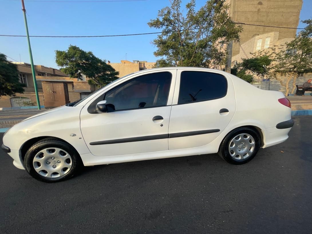 پژو ۲۰۶ صندوق دار v8 - 1393
