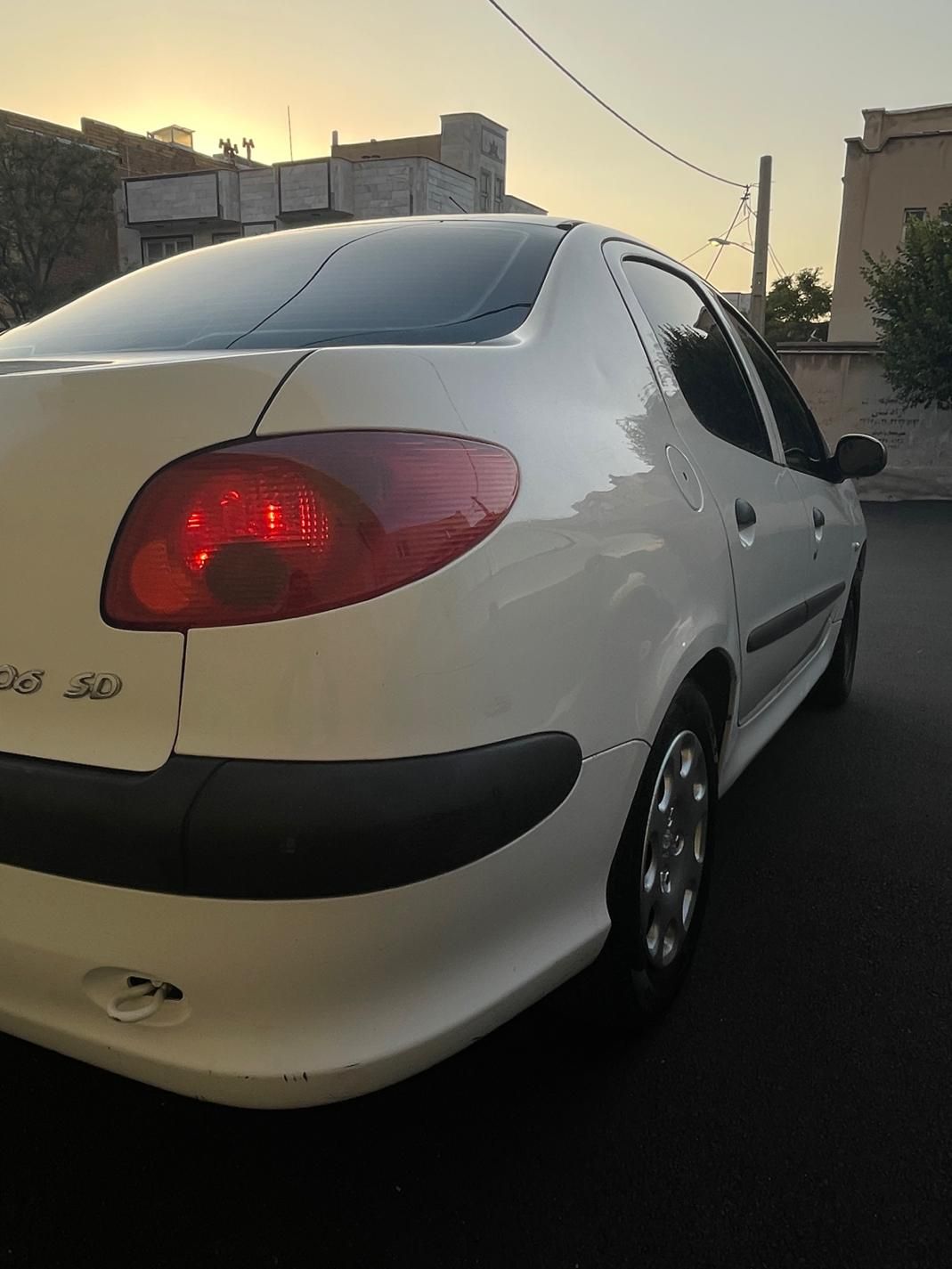 پژو ۲۰۶ صندوق دار v8 - 1393