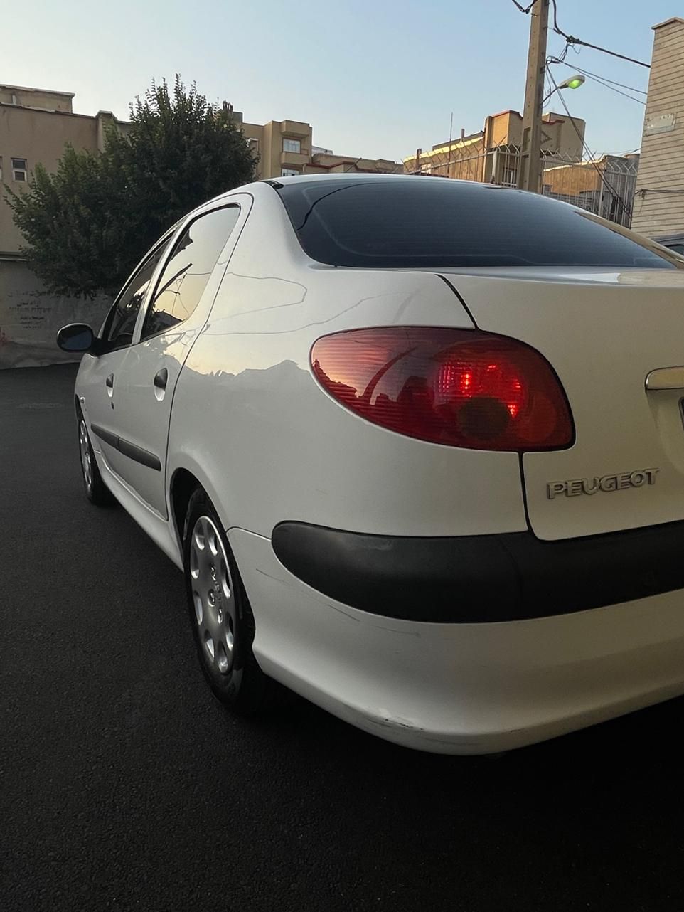 پژو ۲۰۶ صندوق دار v8 - 1393