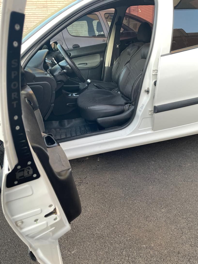 پژو ۲۰۶ صندوق دار v8 - 1393