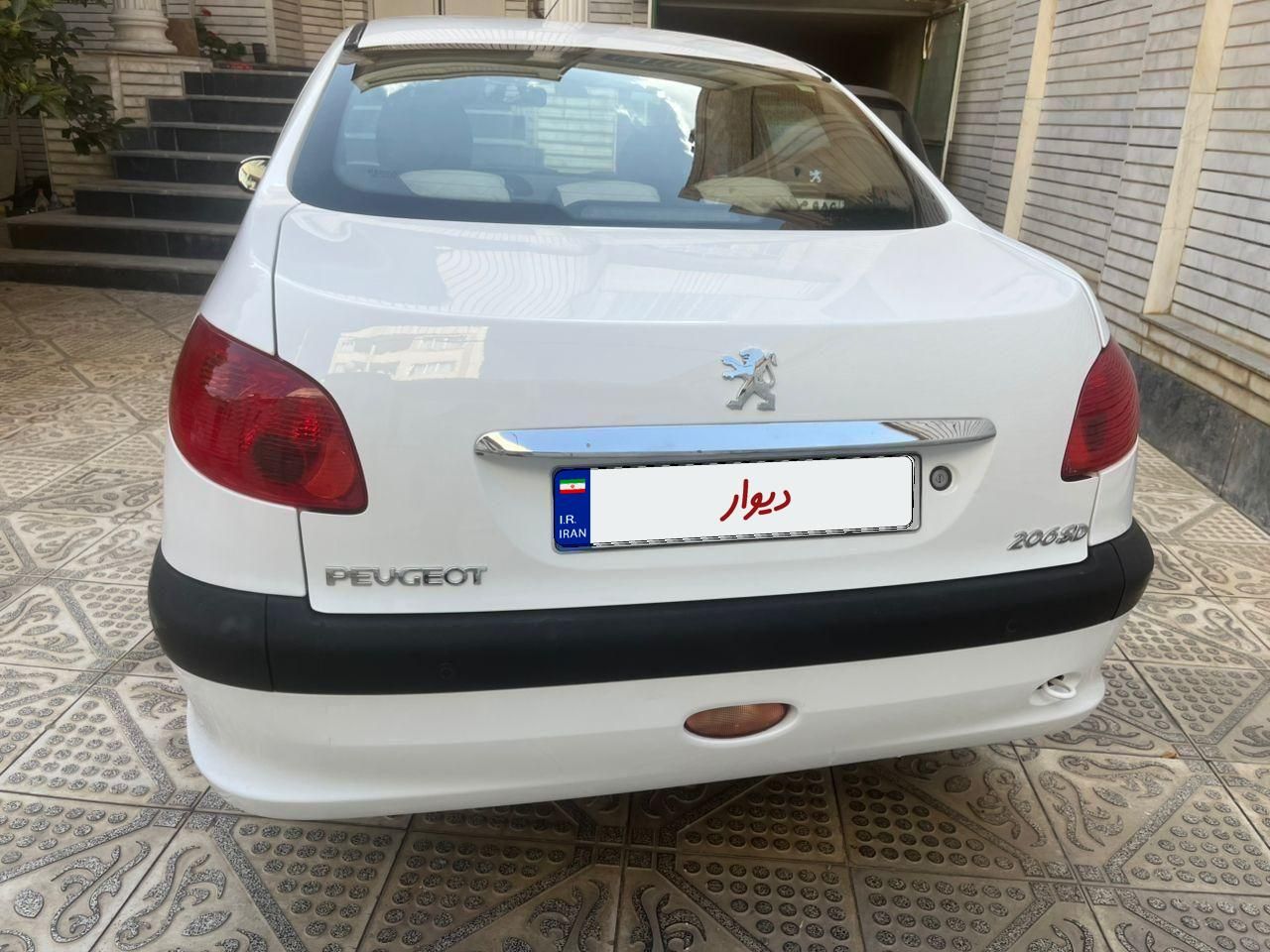 پژو ۲۰۶ صندوق دار v8 - 1396