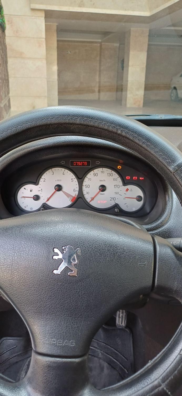 پژو ۲۰۶ صندوق دار v8 - 1393