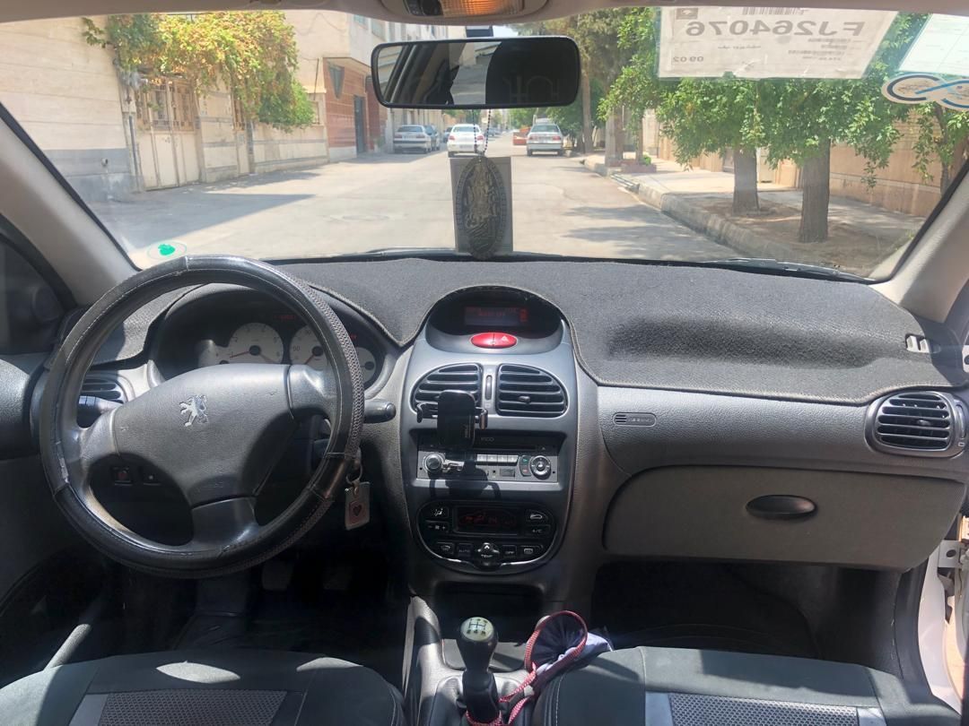 پژو ۲۰۶ صندوق دار v8 - 1394