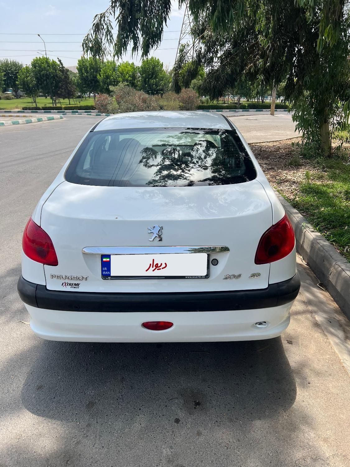 پژو ۲۰۶ صندوق دار v8 - 1395