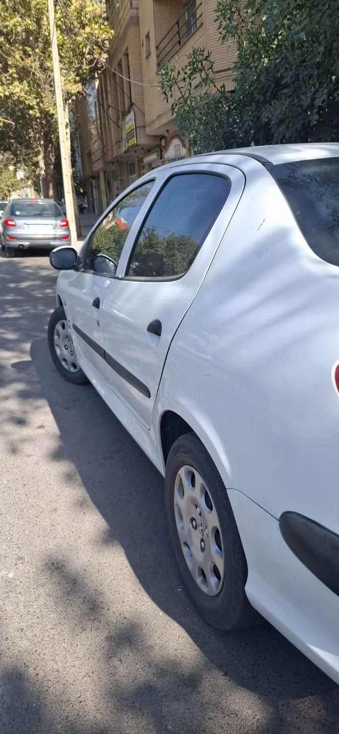 پژو ۲۰۶ صندوق دار v8 - 1397