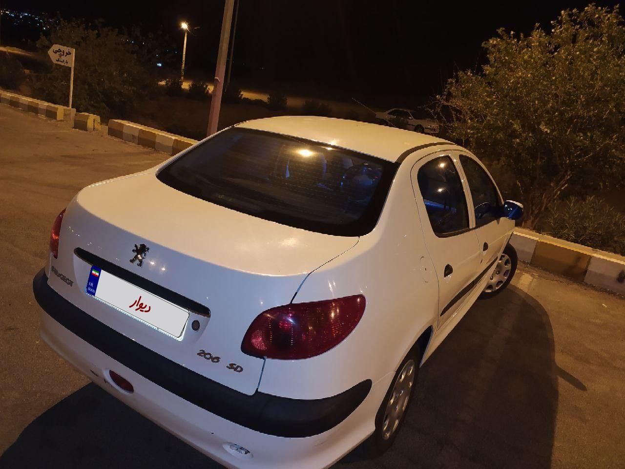 پژو ۲۰۶ صندوق دار v8 - 1396