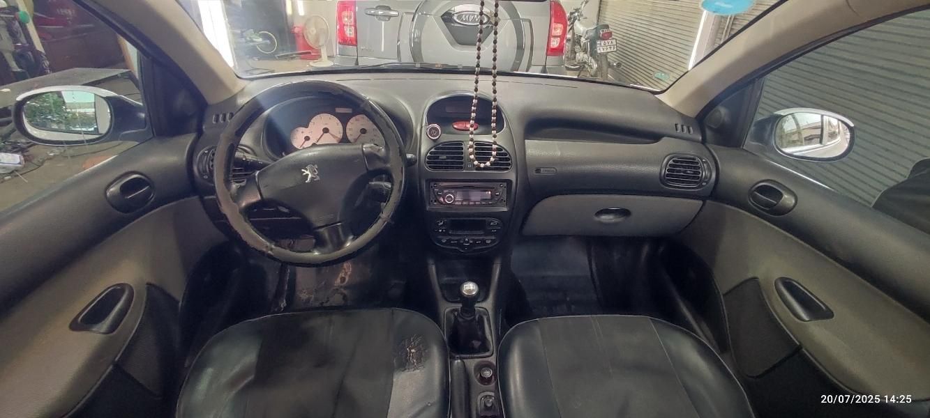 پژو ۲۰۶ صندوق دار v8 - 1390