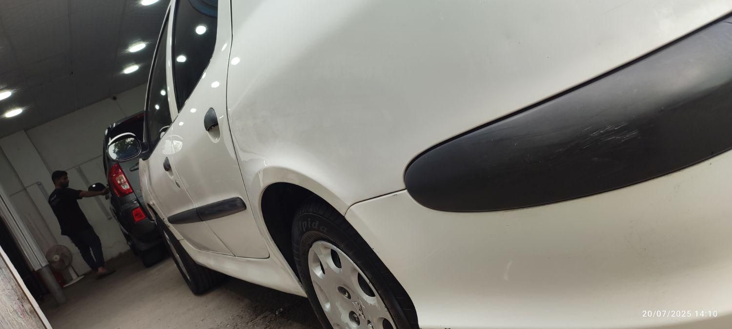 پژو ۲۰۶ صندوق دار v8 - 1390