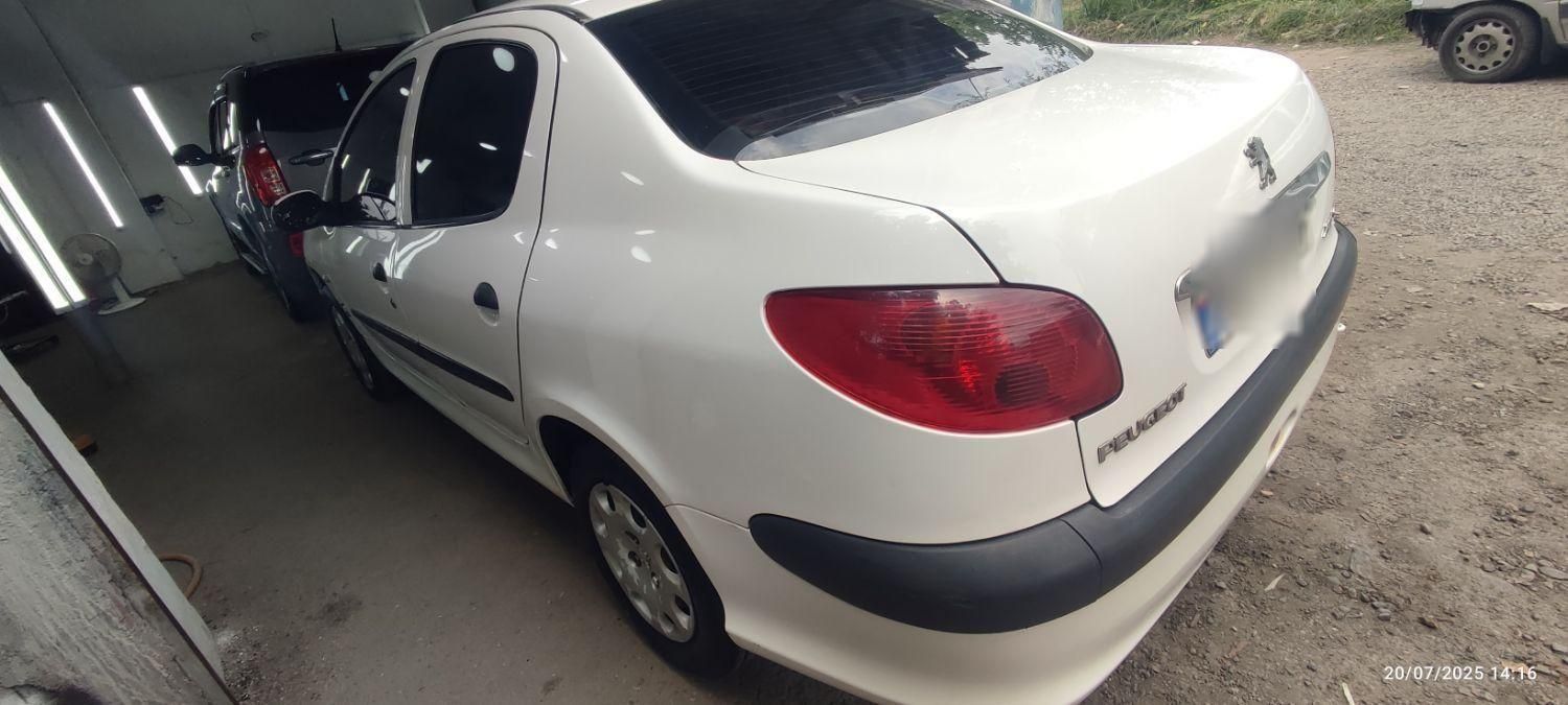 پژو ۲۰۶ صندوق دار v8 - 1390