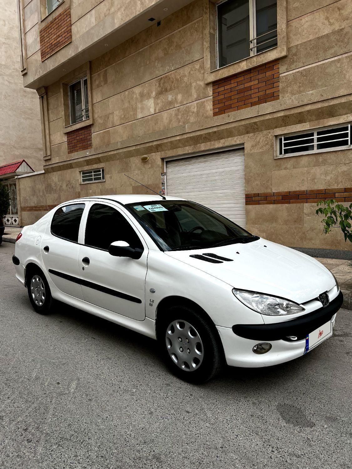 پژو ۲۰۶ صندوق دار v8 - 1393