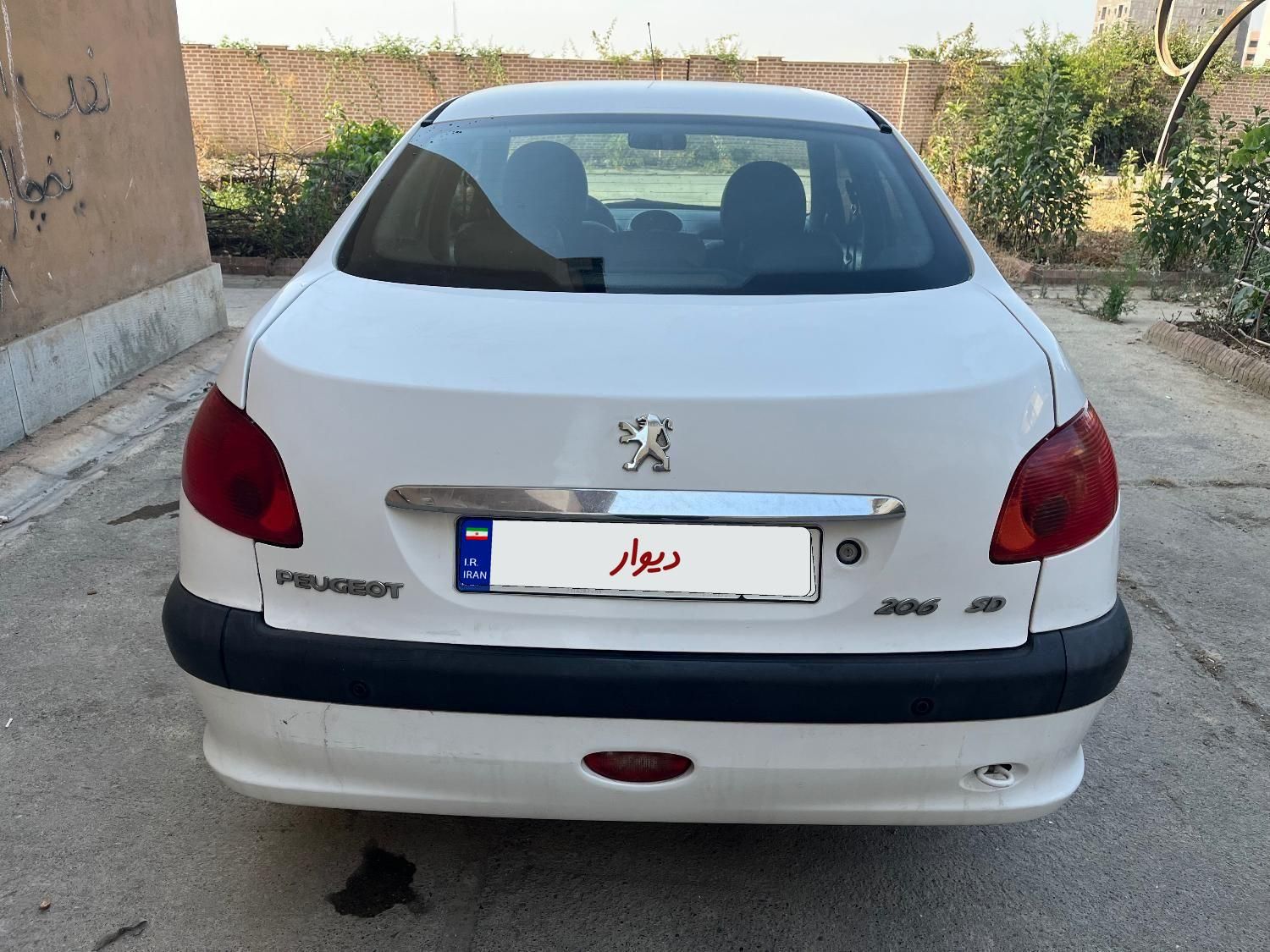 پژو ۲۰۶ صندوق دار v8 - 1394