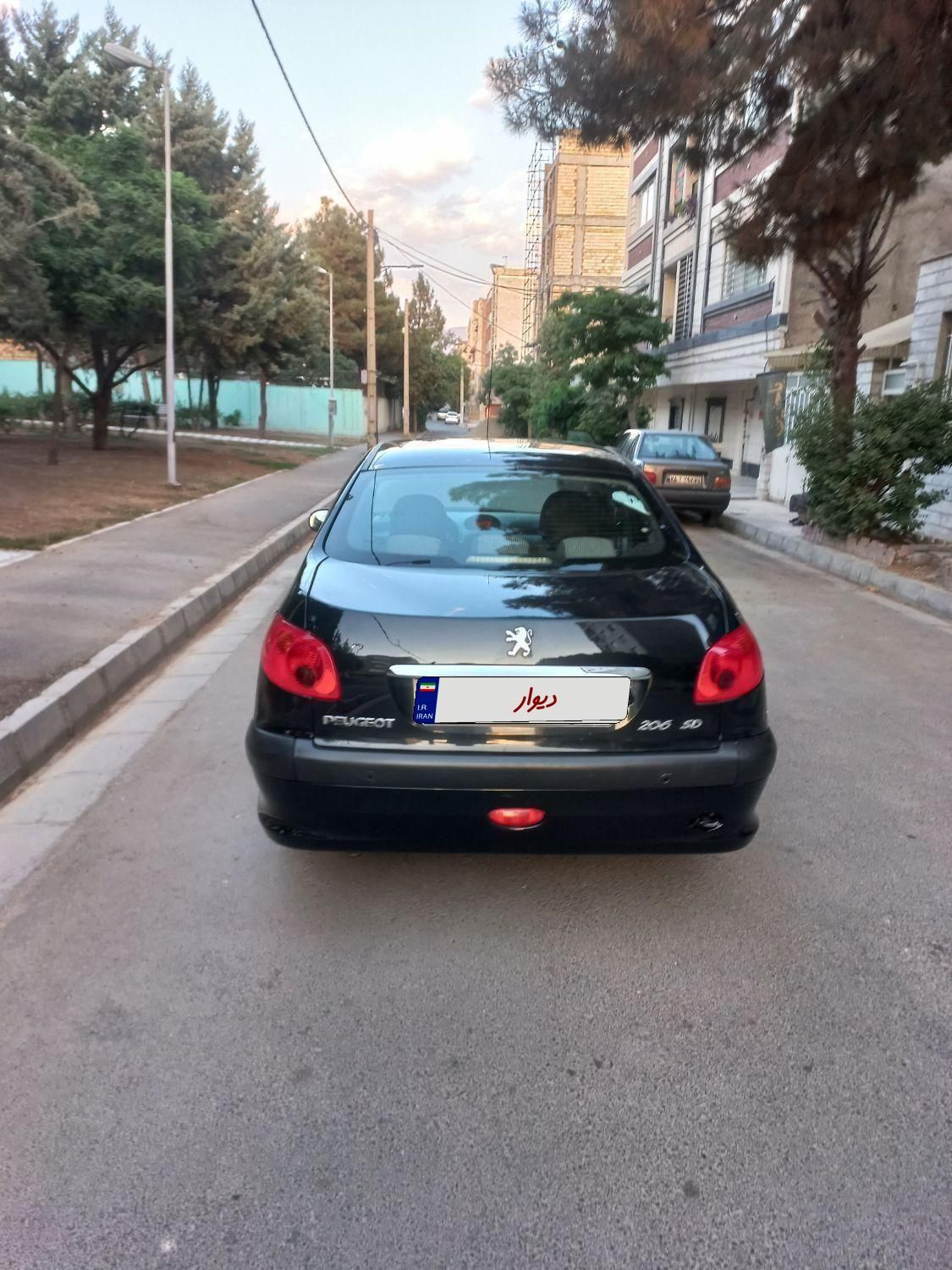 پژو ۲۰۶ صندوق دار v8 - 1395