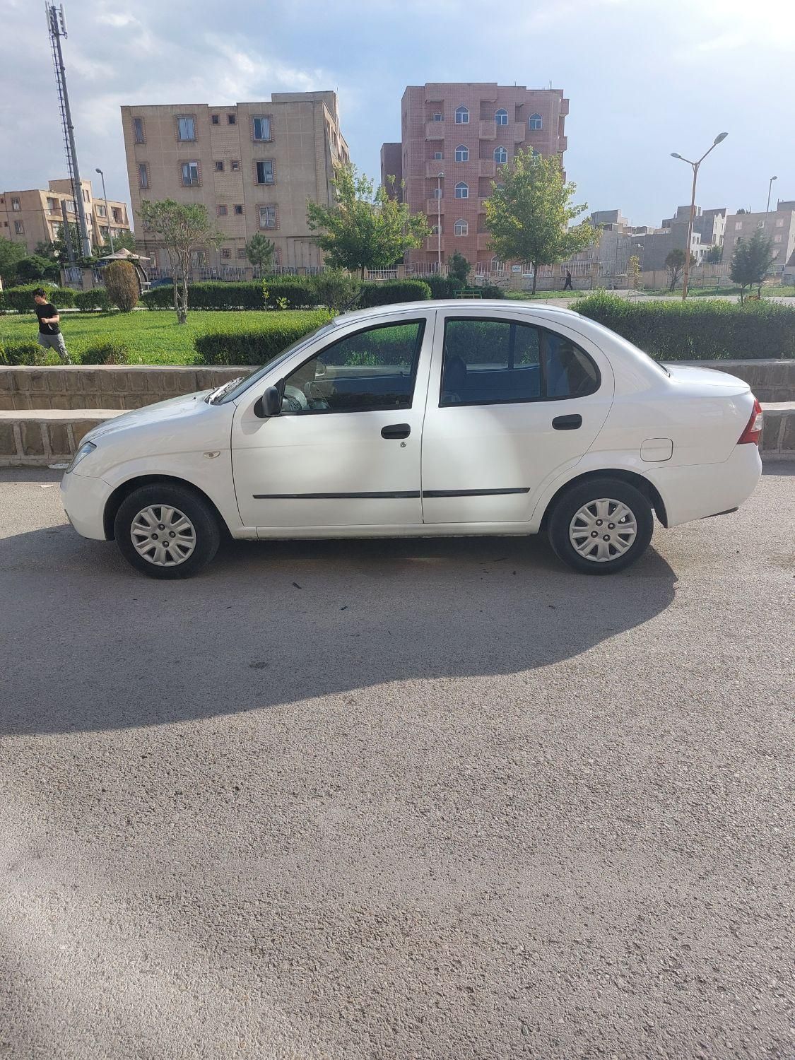 تیبا صندوق دار EX - 1395
