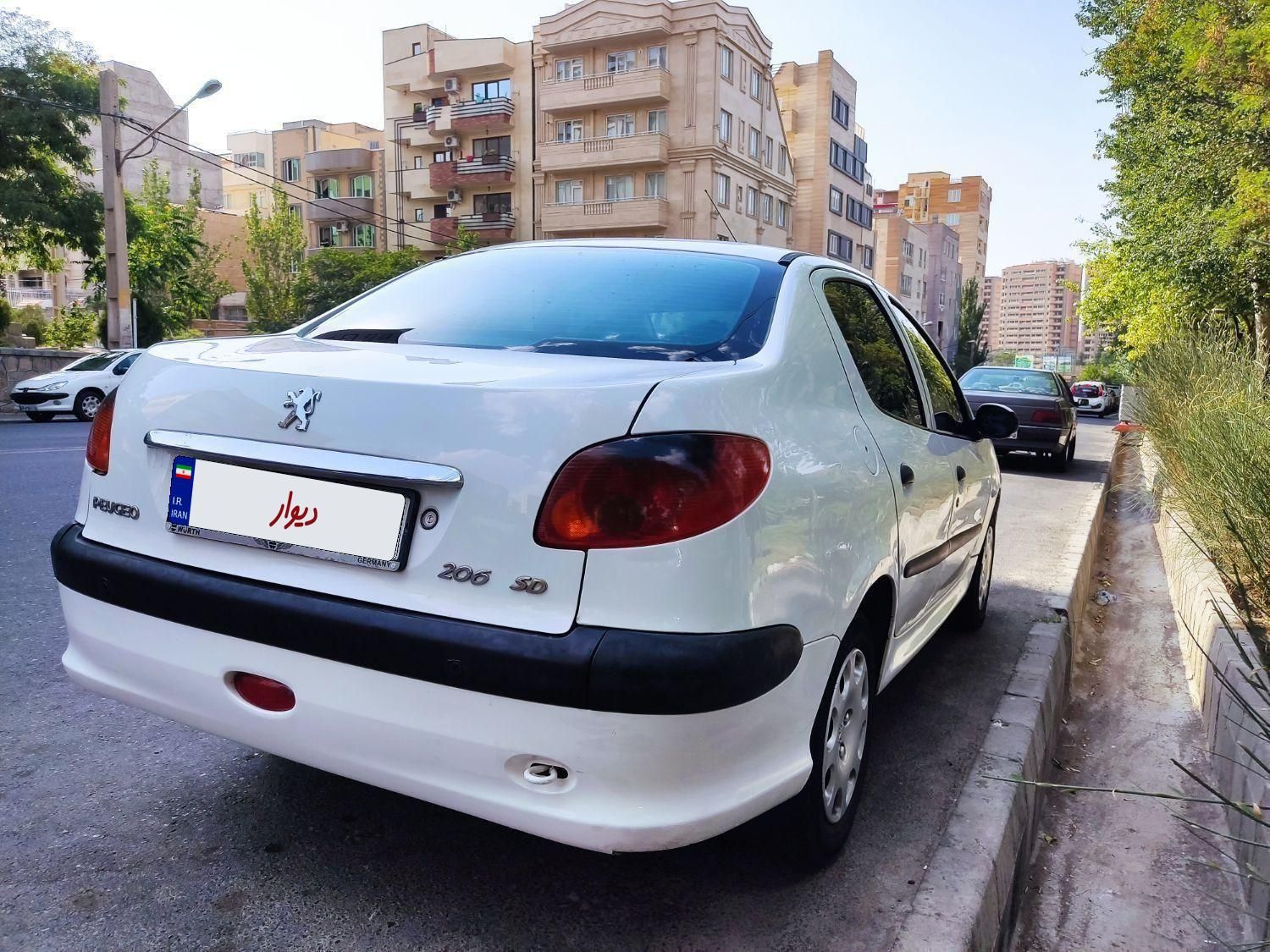 پژو ۲۰۶ صندوق دار v8 - 1393