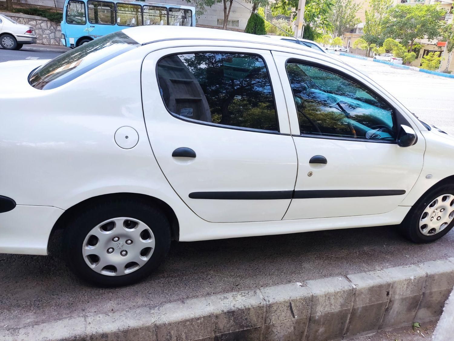 پژو ۲۰۶ صندوق دار v8 - 1393