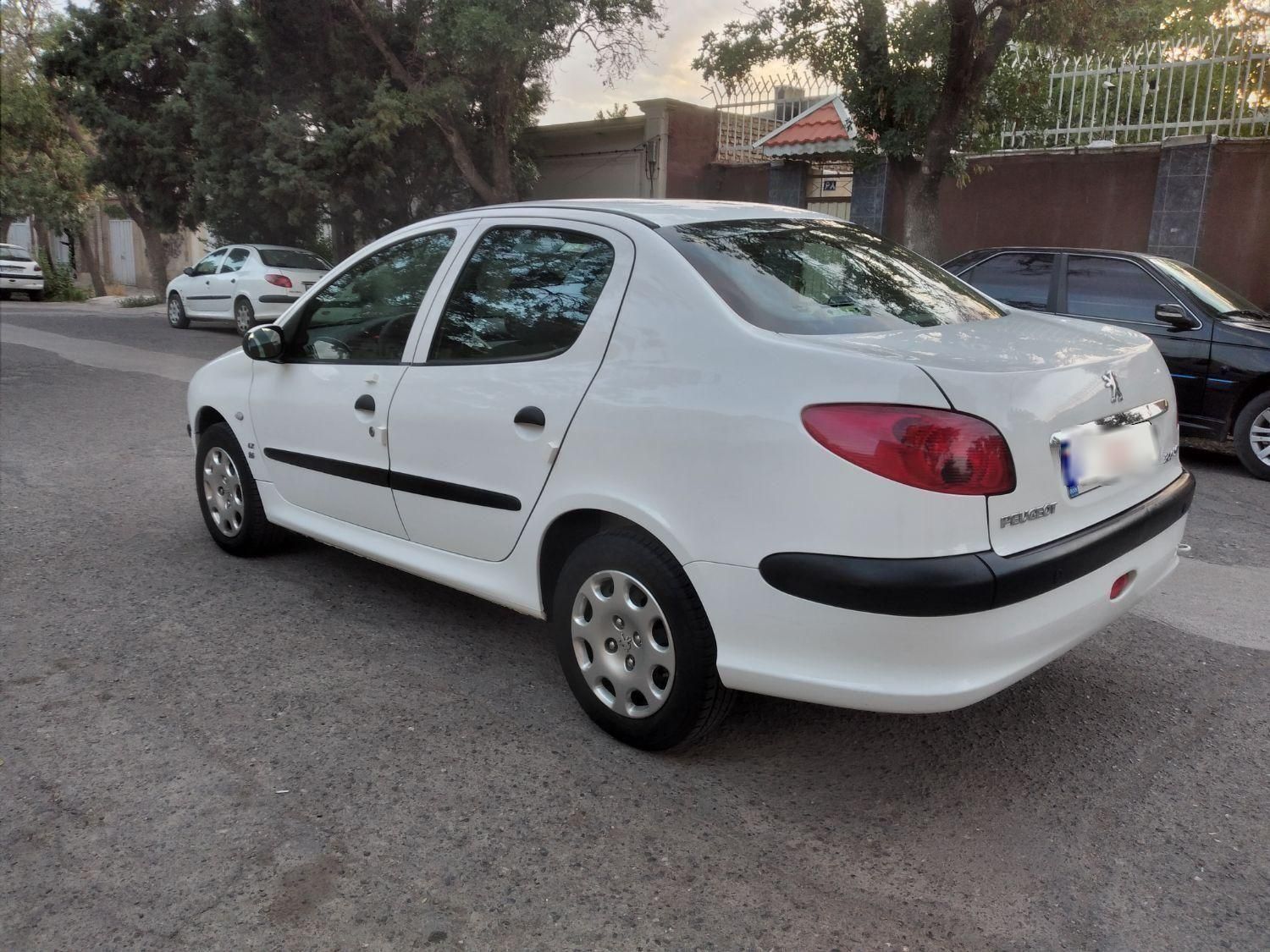 پژو ۲۰۶ صندوق دار v8 - 1395
