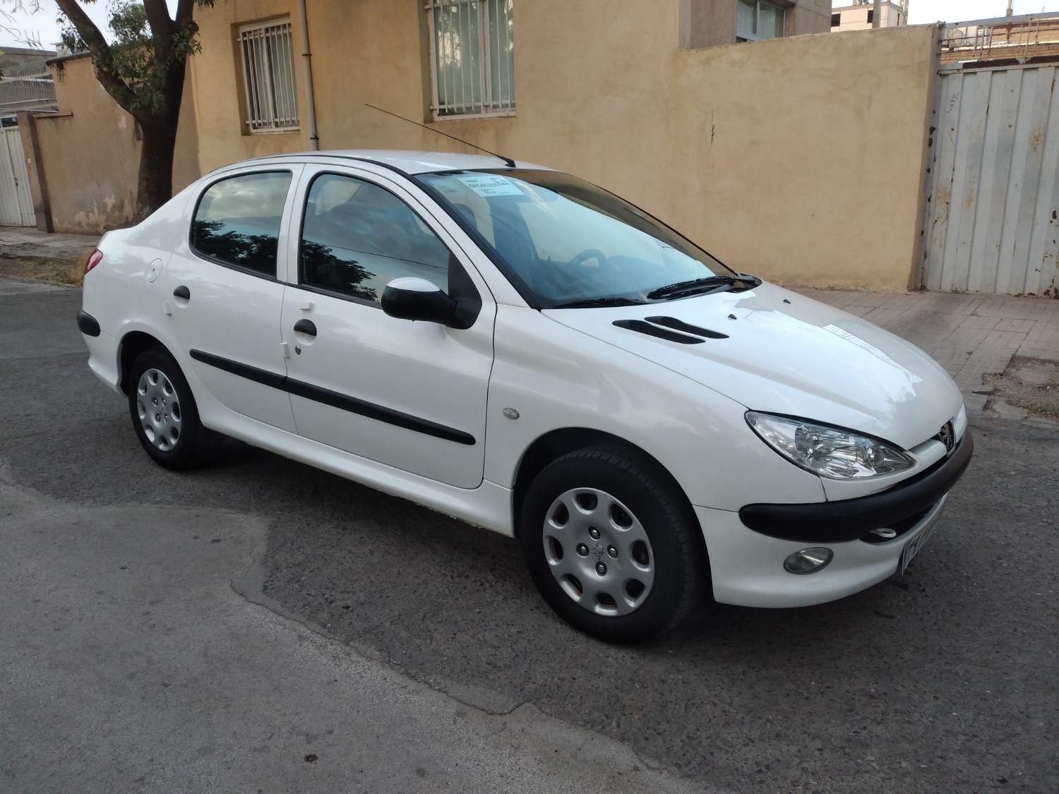 پژو ۲۰۶ صندوق دار v8 - 1395