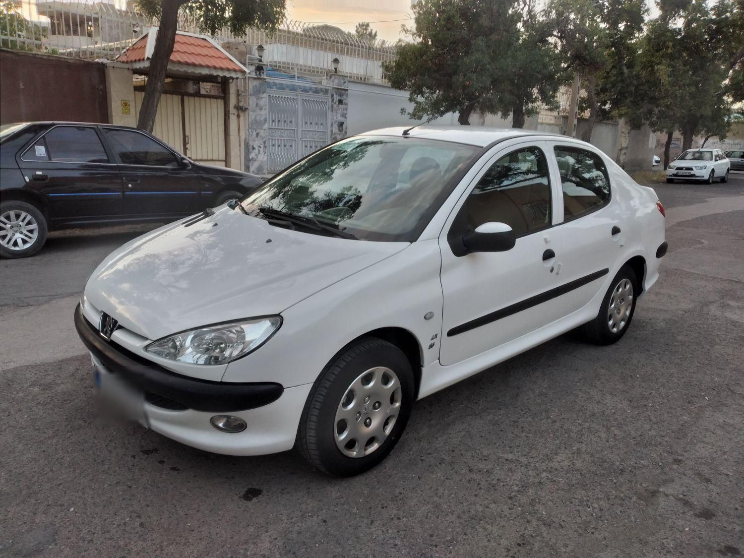 پژو ۲۰۶ صندوق دار v8 - 1395