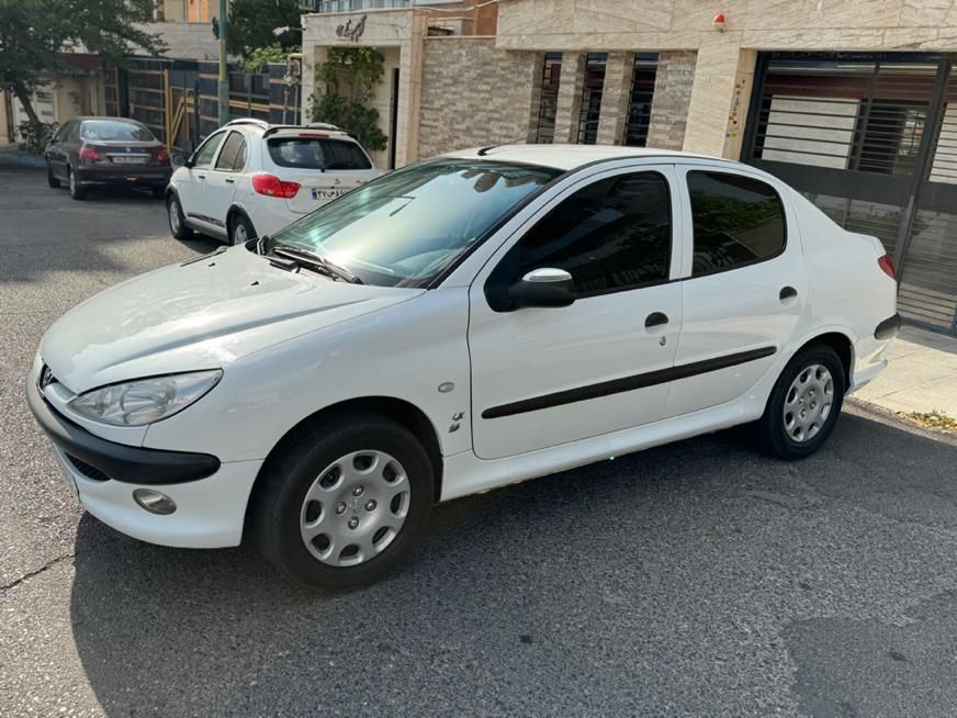 پژو ۲۰۶ صندوق دار v8 - 1394