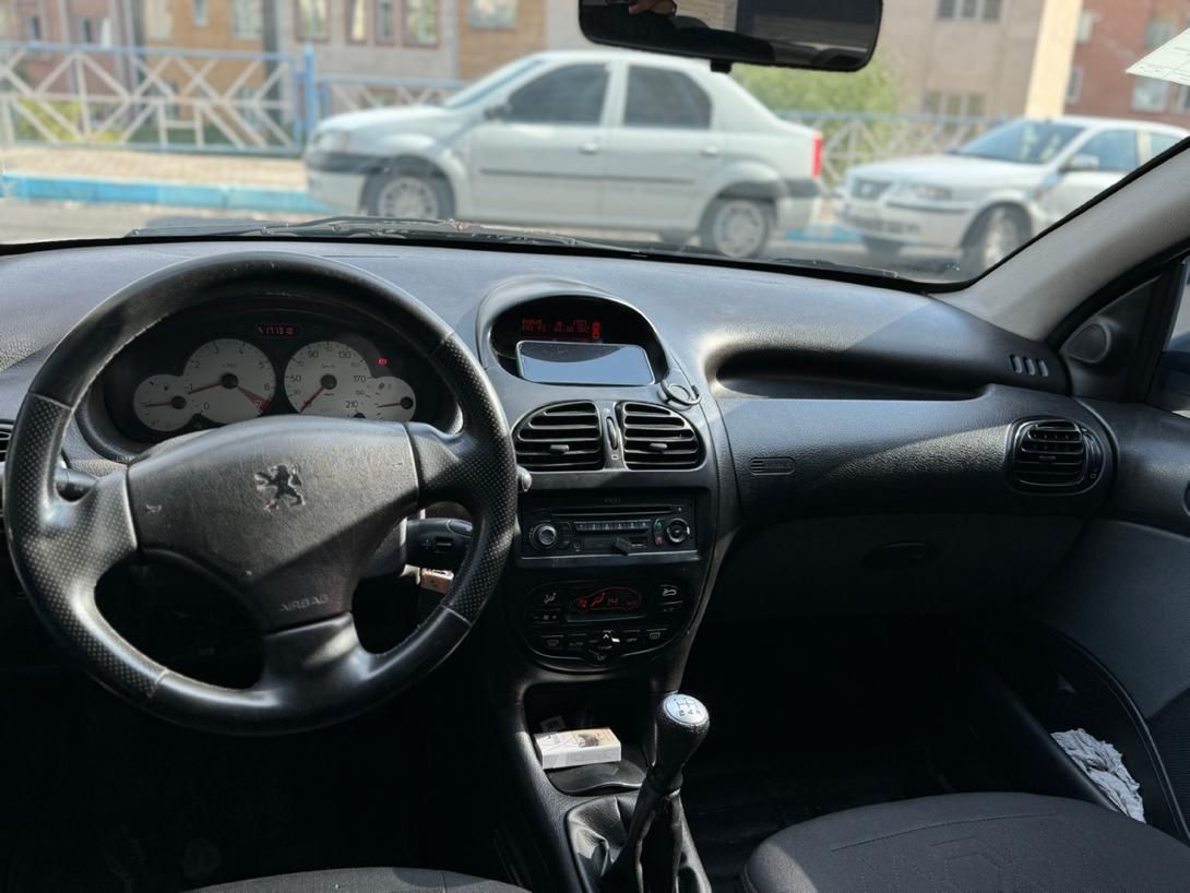 پژو ۲۰۶ صندوق دار v8 - 1394