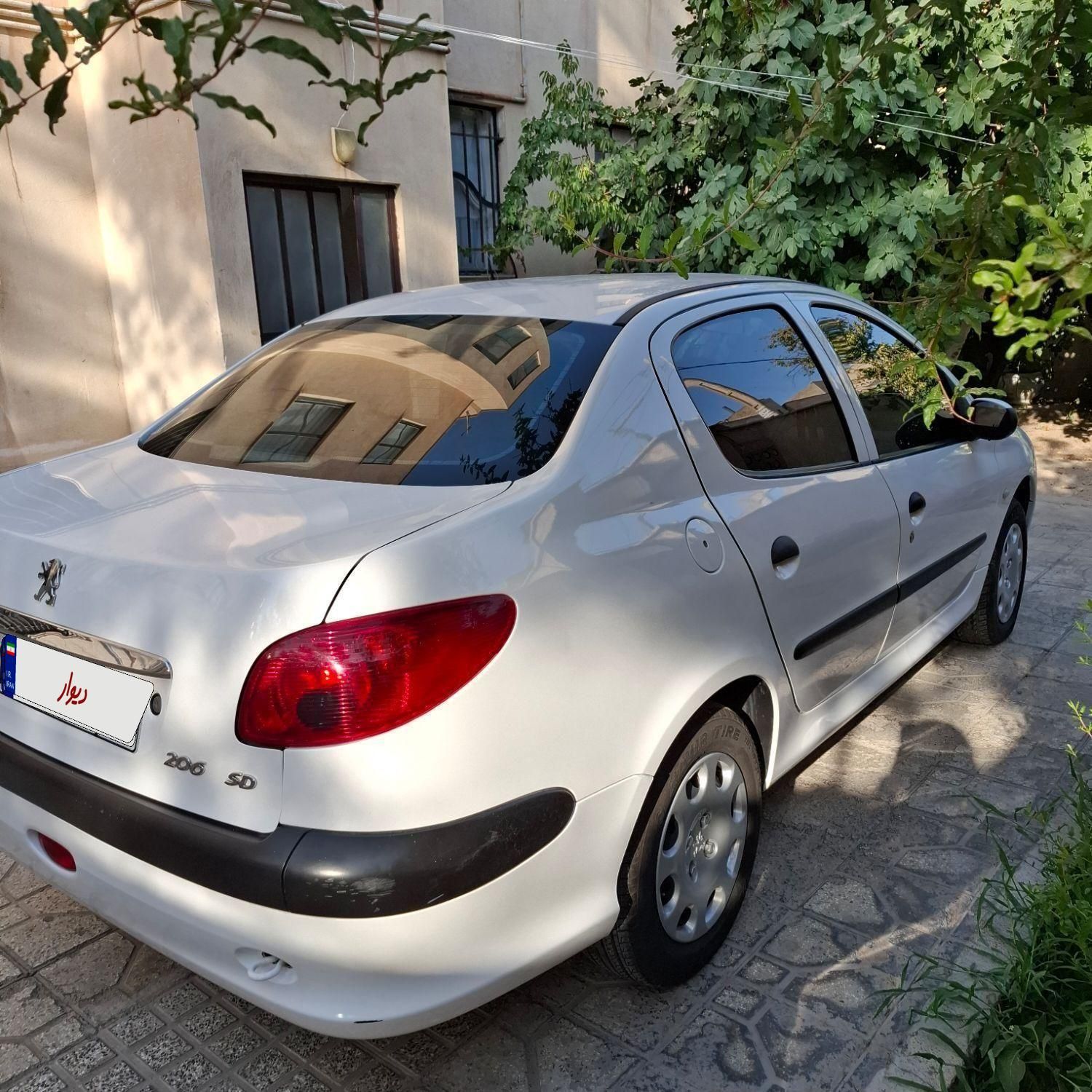 پژو ۲۰۶ صندوق دار v8 - 1398