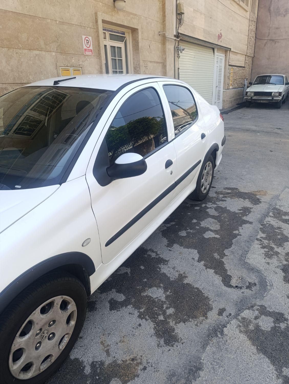 پژو ۲۰۶ صندوق دار v8 - 1393