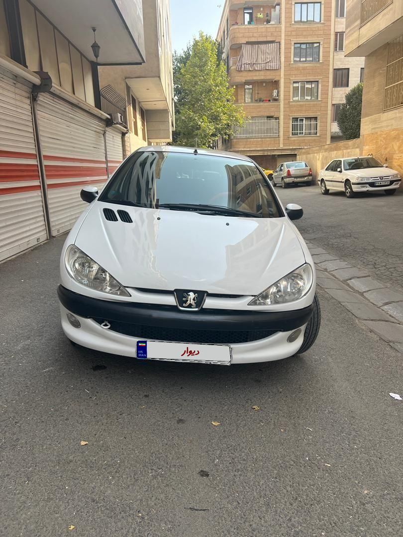 پژو ۲۰۶ صندوق دار v8 - 1396