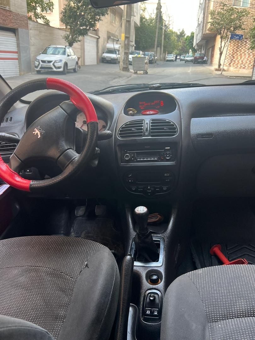 پژو ۲۰۶ صندوق دار v8 - 1396