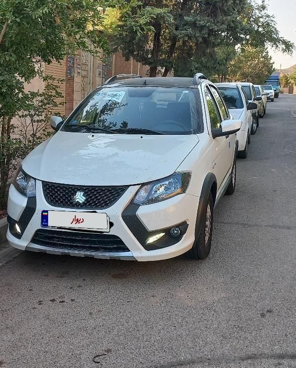 خودرو کوییک، معمولی آگهی ann_19430644