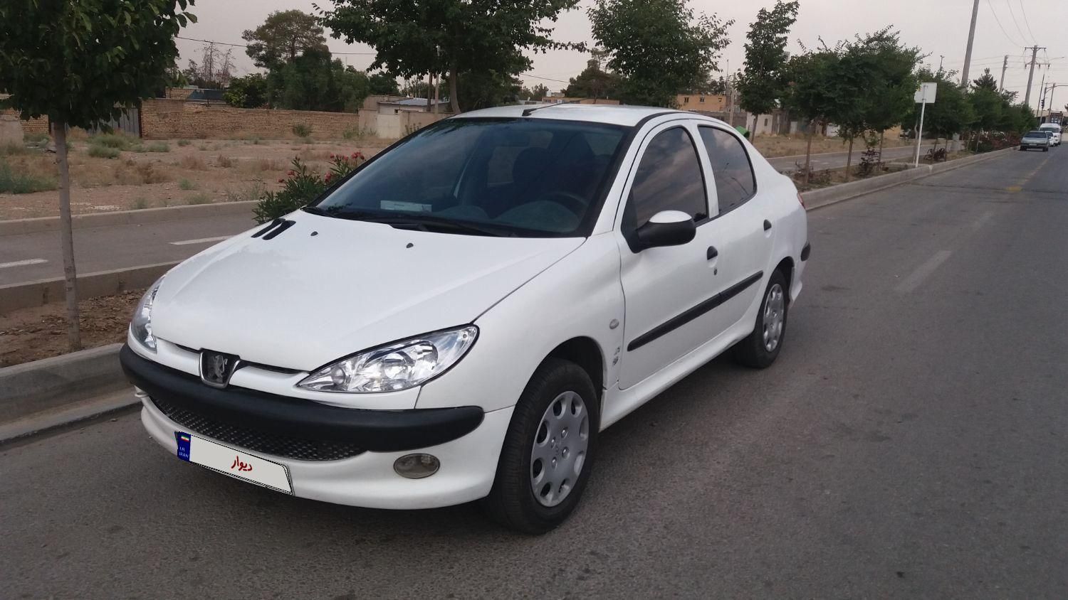 پژو ۲۰۶ صندوق دار v8 - 1391