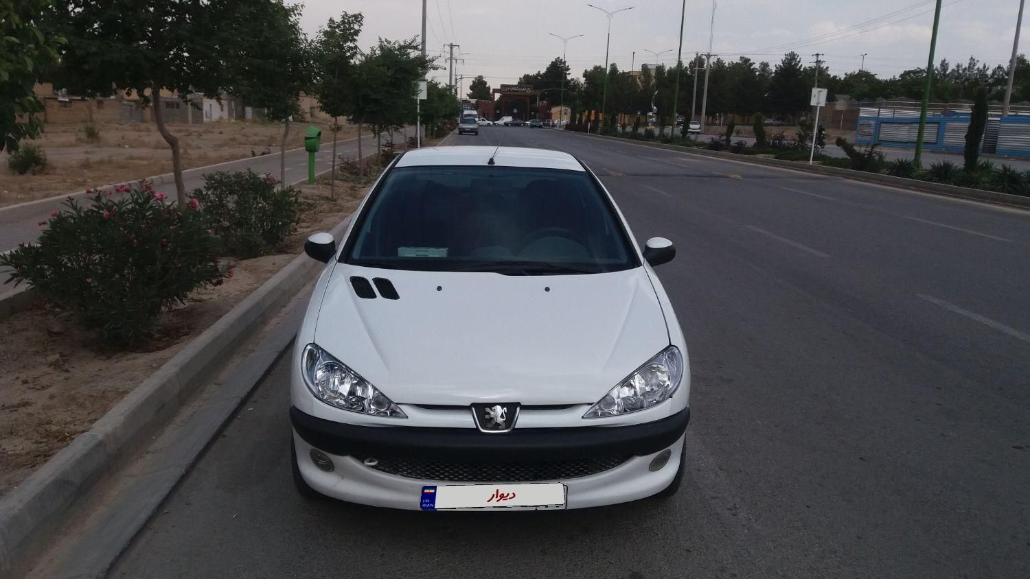 پژو ۲۰۶ صندوق دار v8 - 1391