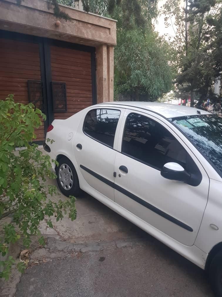 پژو ۲۰۶ صندوق دار v8 - 1394