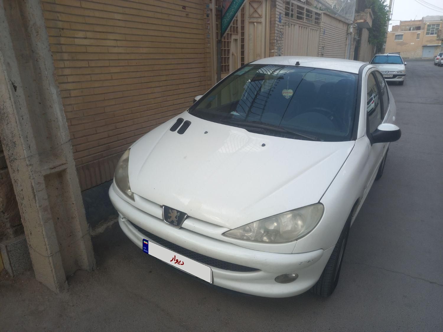 پژو ۲۰۶ صندوق دار v8 - 1390