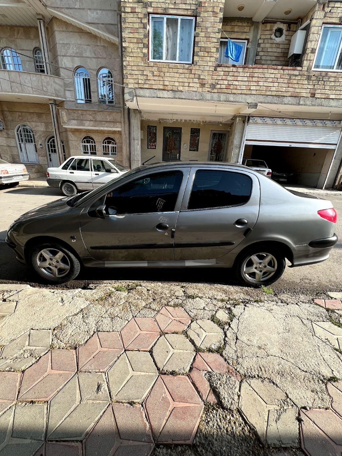 پژو ۲۰۶ صندوق دار v8 - 1386