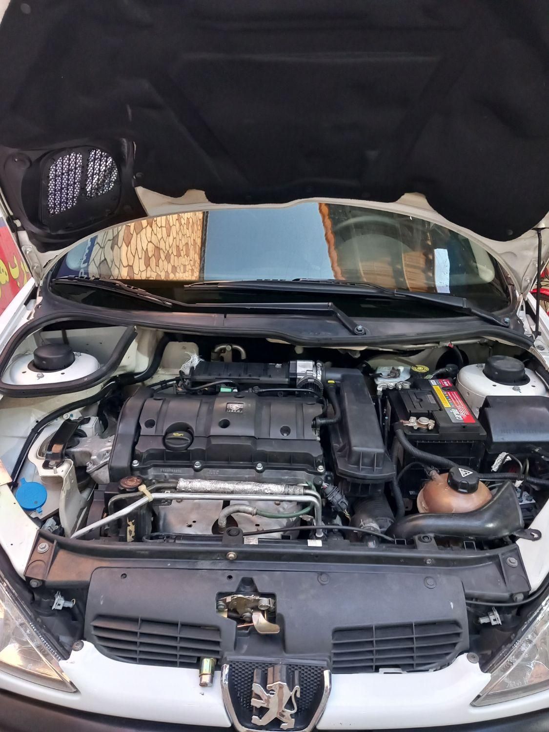 پژو ۲۰۶ صندوق دار v8 - 1397