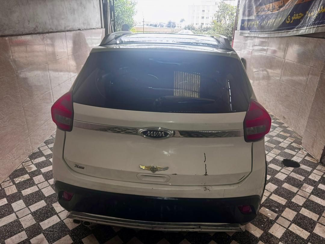 ام وی ام X22 دنده‌ای لاکچری - 1396