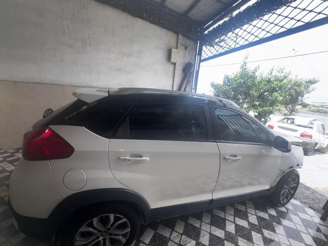 ام وی ام X22 دنده‌ای لاکچری - 1396