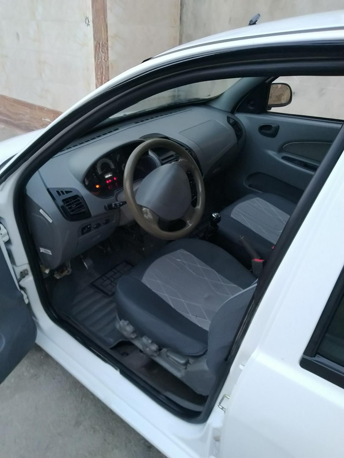 تیبا صندوق دار SX - 1397