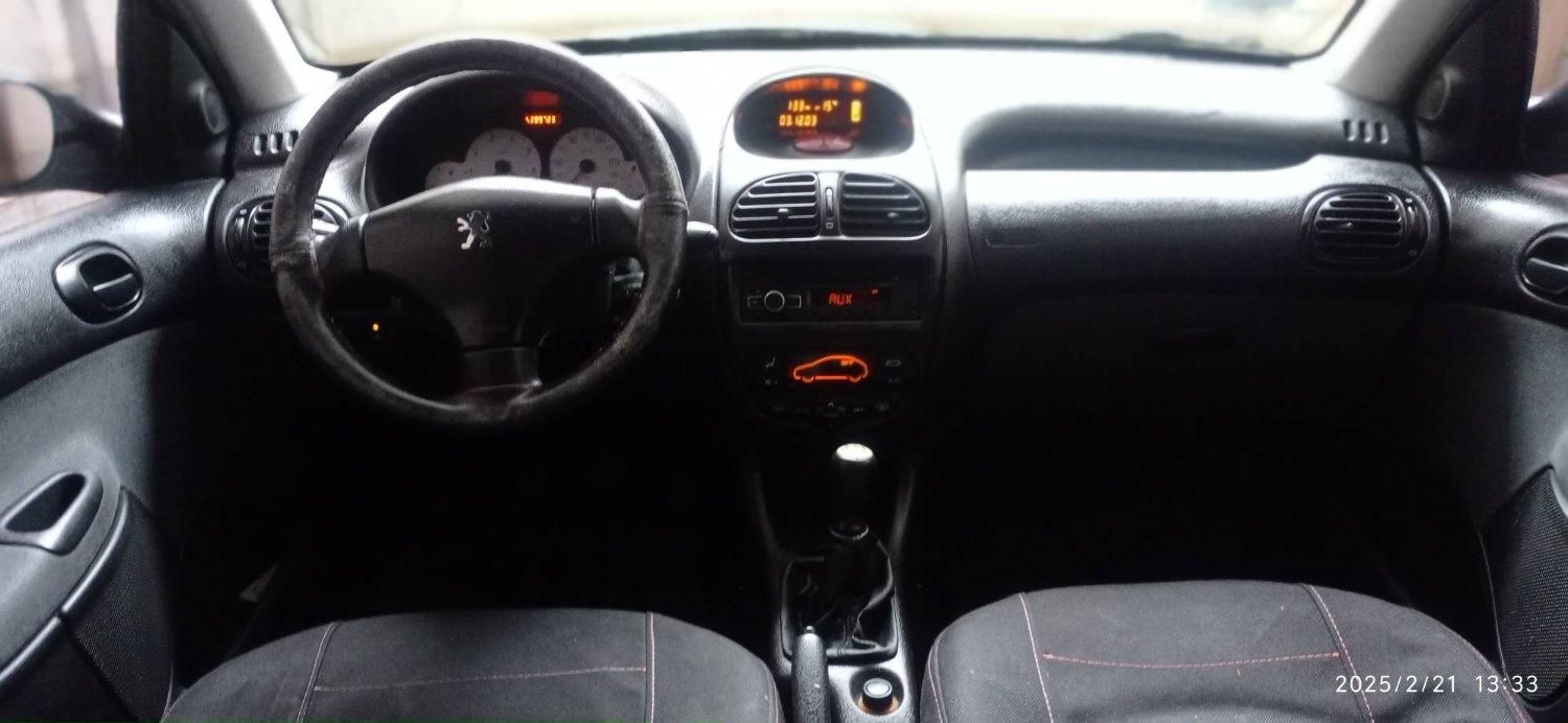 پژو ۲۰۶ صندوق دار v8 - 1393