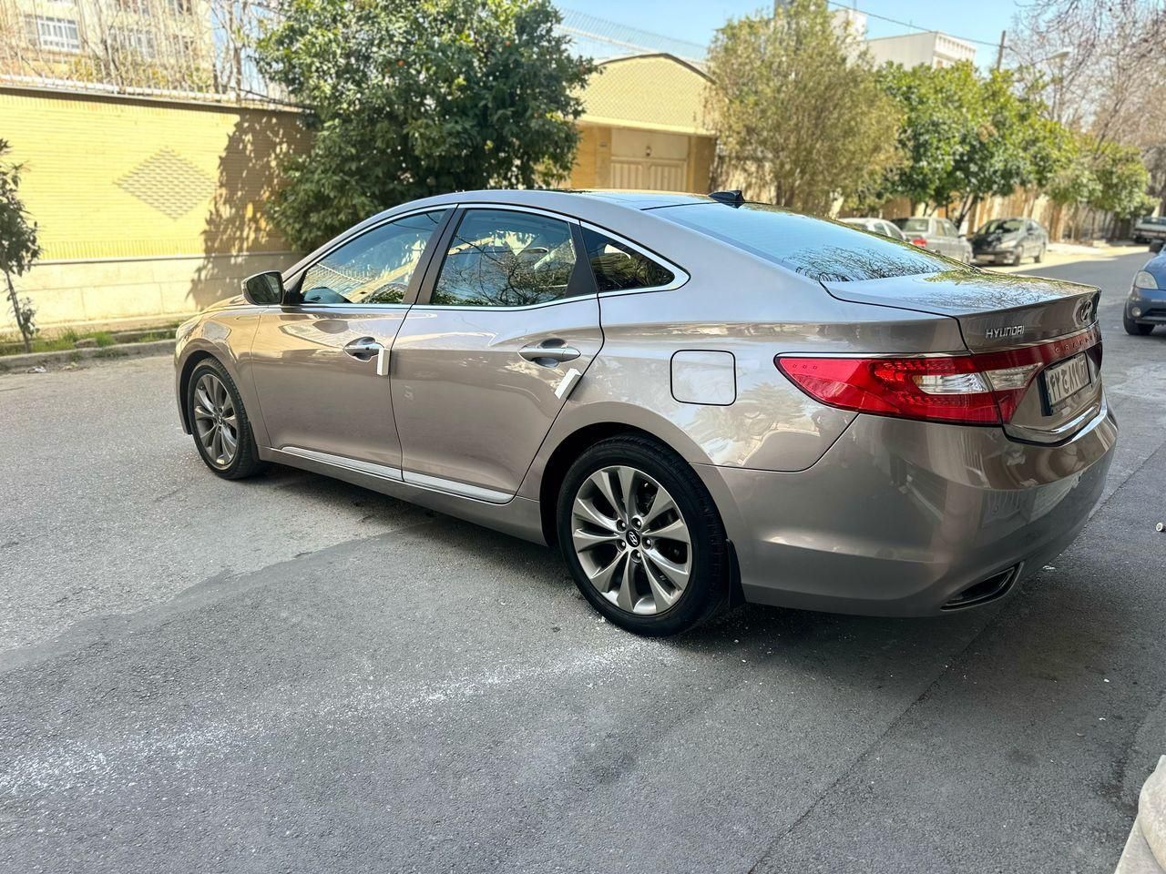 هیوندای آزرا (گرنجور) 3000cc - 2012