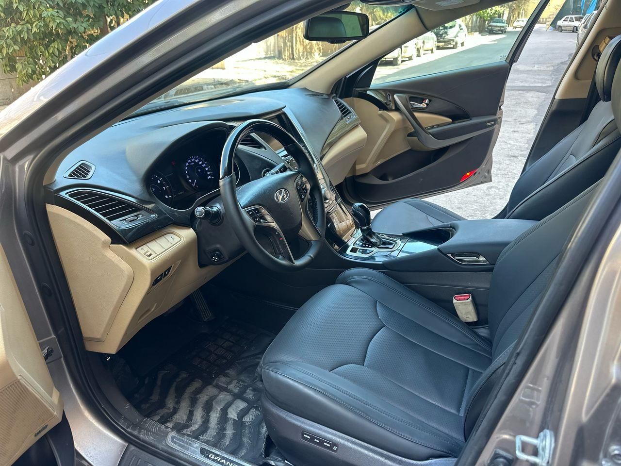 هیوندای آزرا (گرنجور) 3000cc - 2012