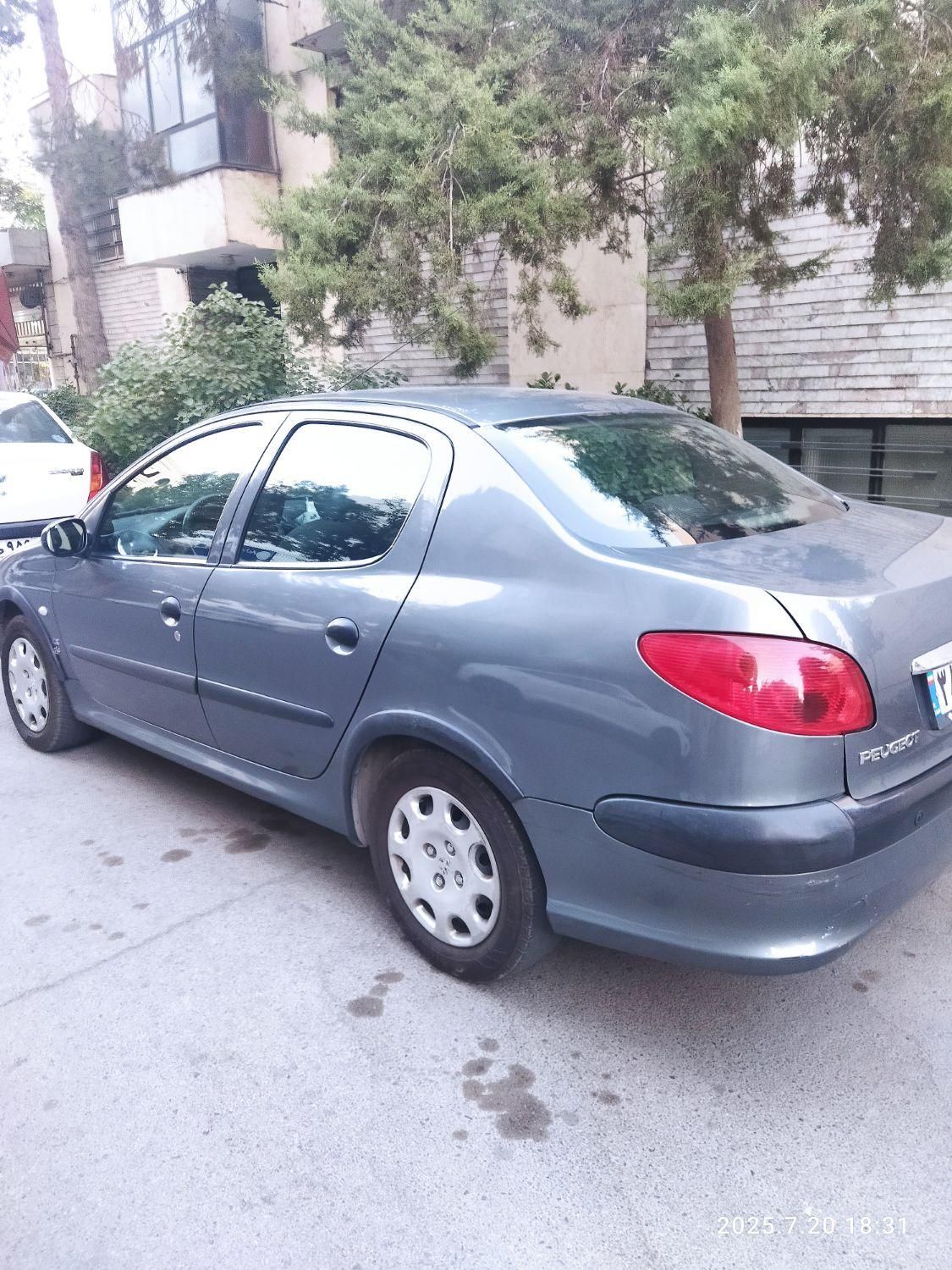 پژو ۲۰۶ صندوق دار v8 - 1396