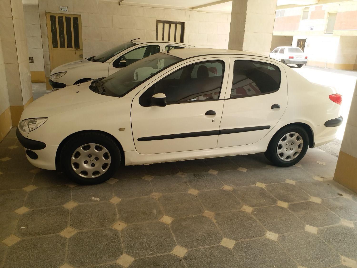 پژو ۲۰۶ صندوق دار v8 - 1396