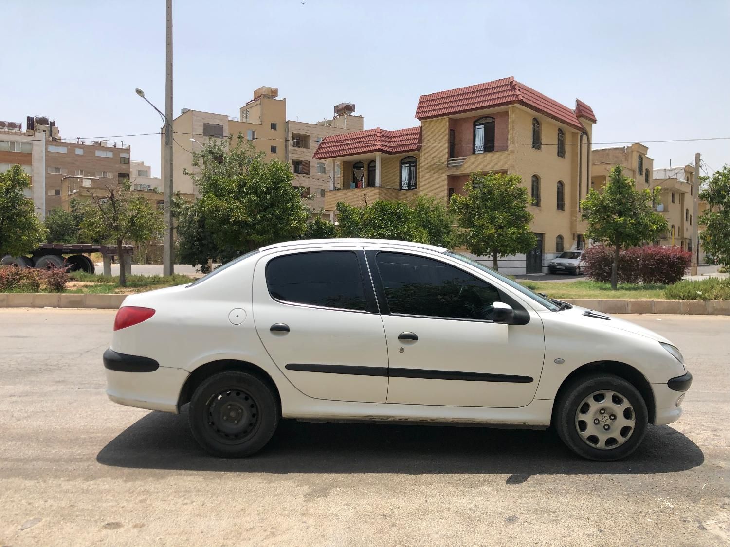 پژو ۲۰۶ صندوق دار v8 - 1390