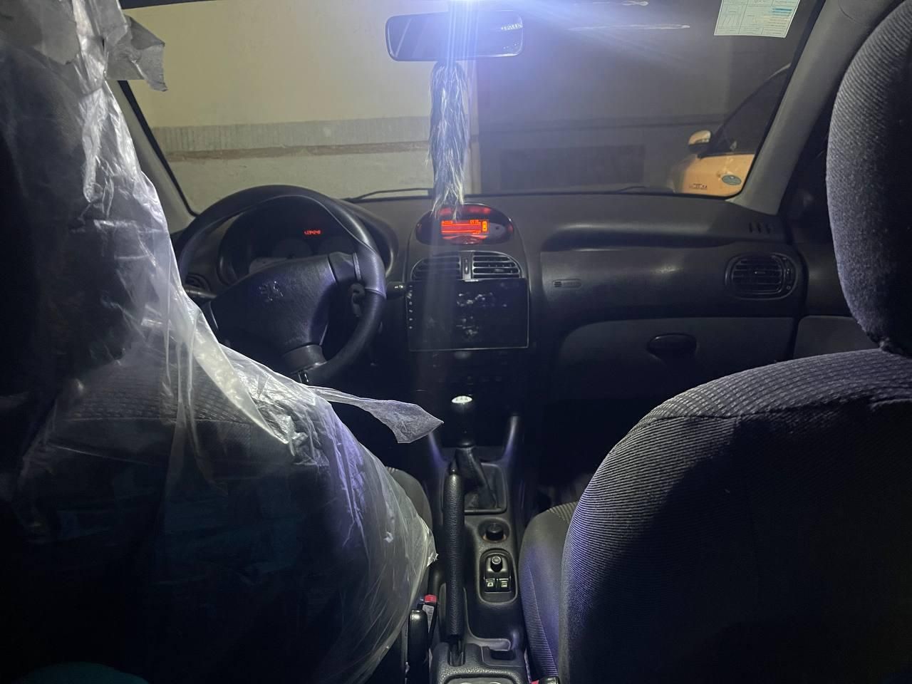 پژو ۲۰۶ صندوق دار v8 - 1397